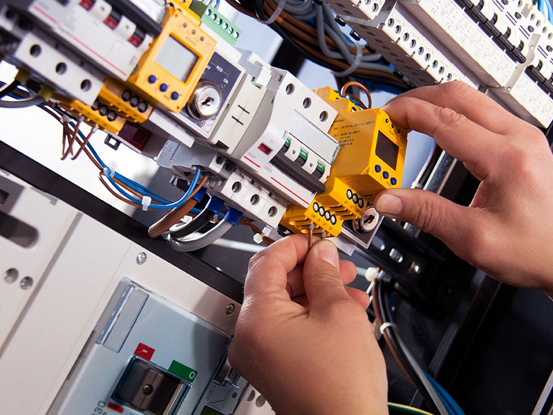 Pneumatic components in the electronics industry2